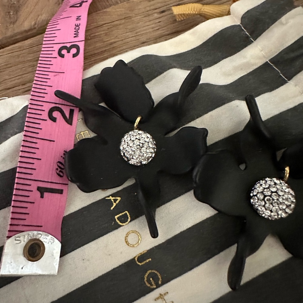 EUC Lily Earrings Black Size Small - Picture 2 of 2